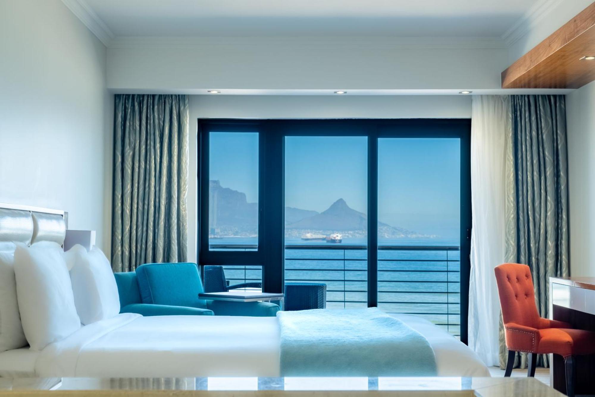 Blaauwberg Beach Hotel Bloubergstrand Exteriör bild