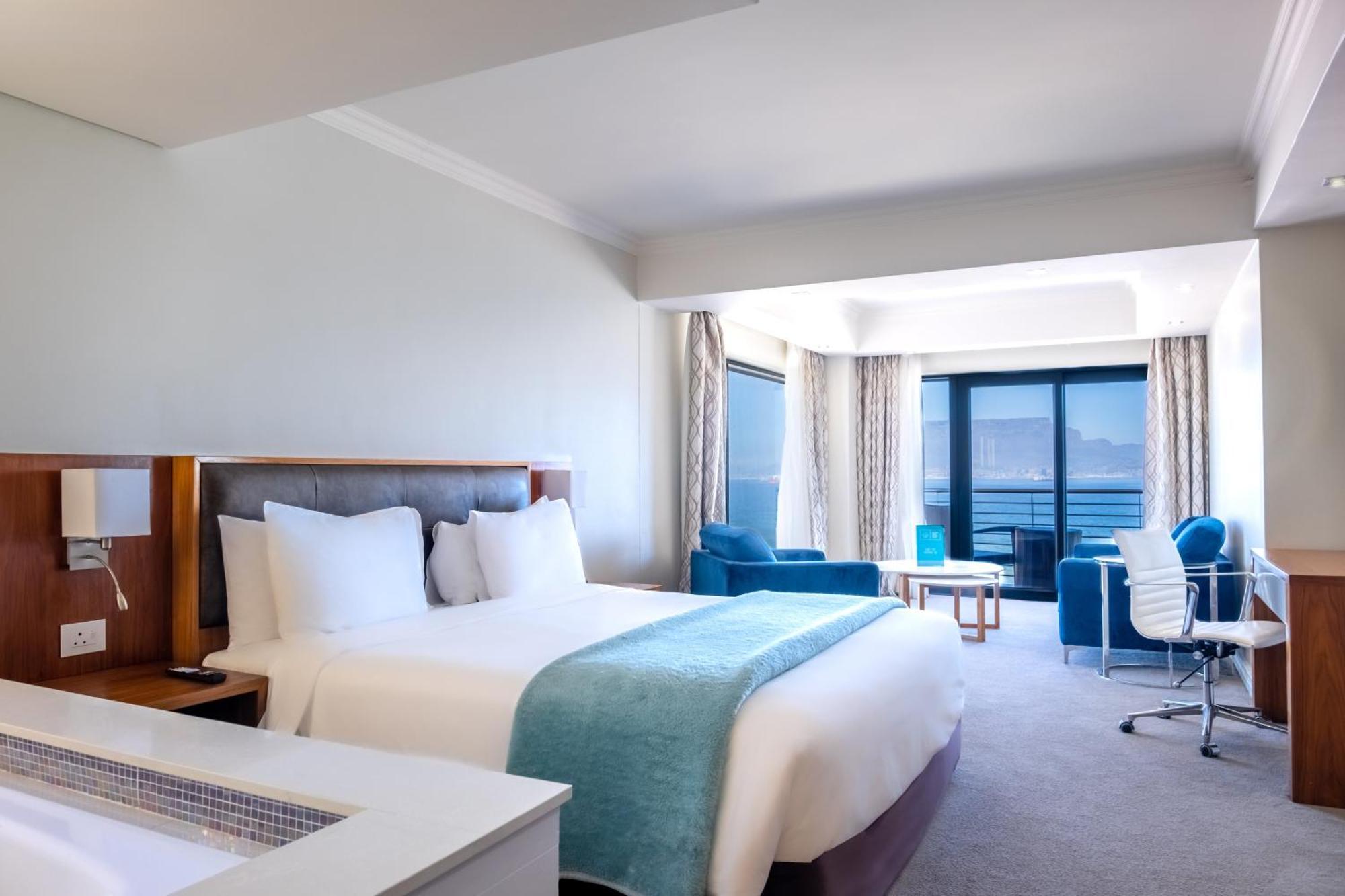 Blaauwberg Beach Hotel Bloubergstrand Exteriör bild