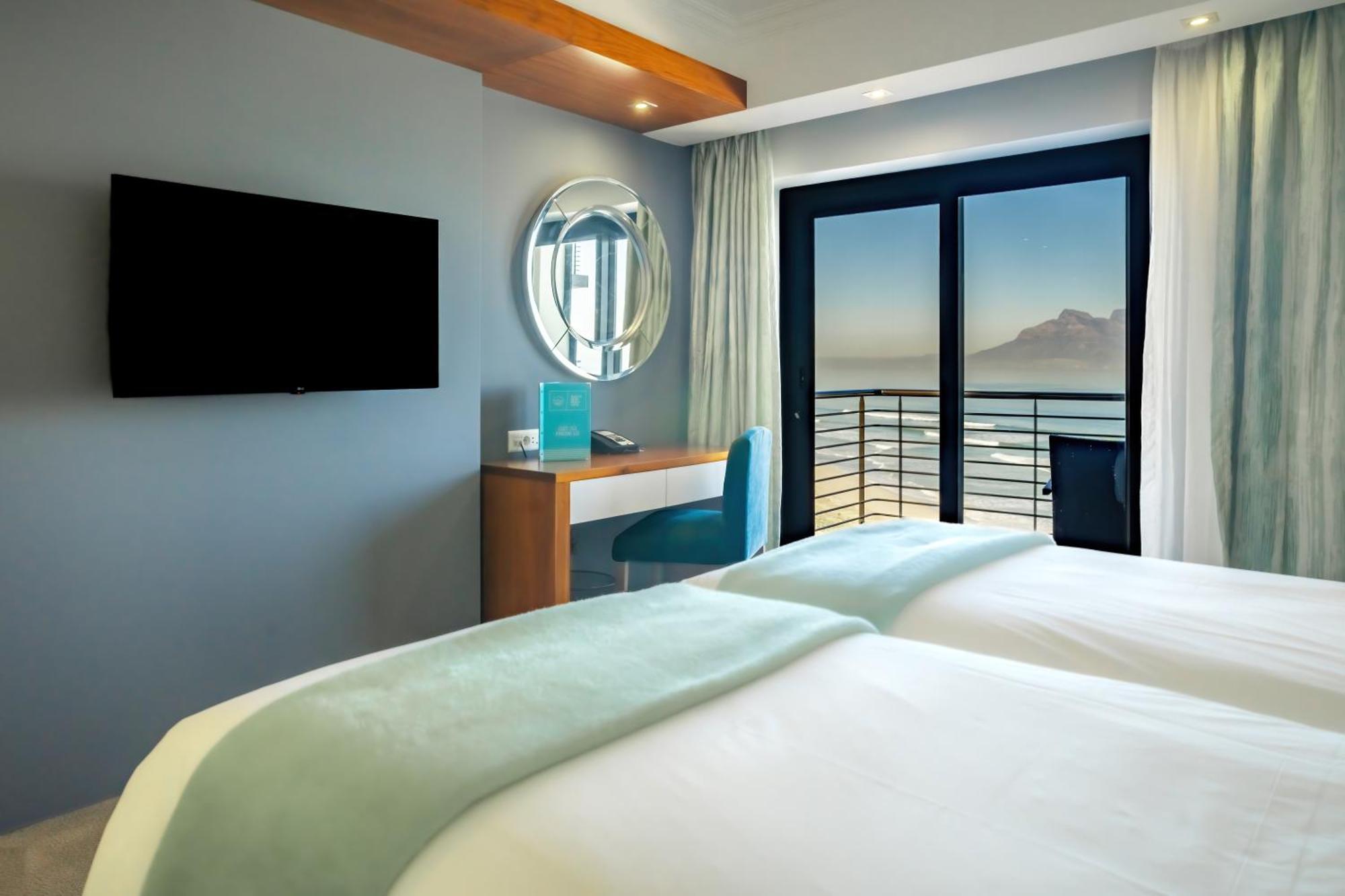 Blaauwberg Beach Hotel Bloubergstrand Exteriör bild