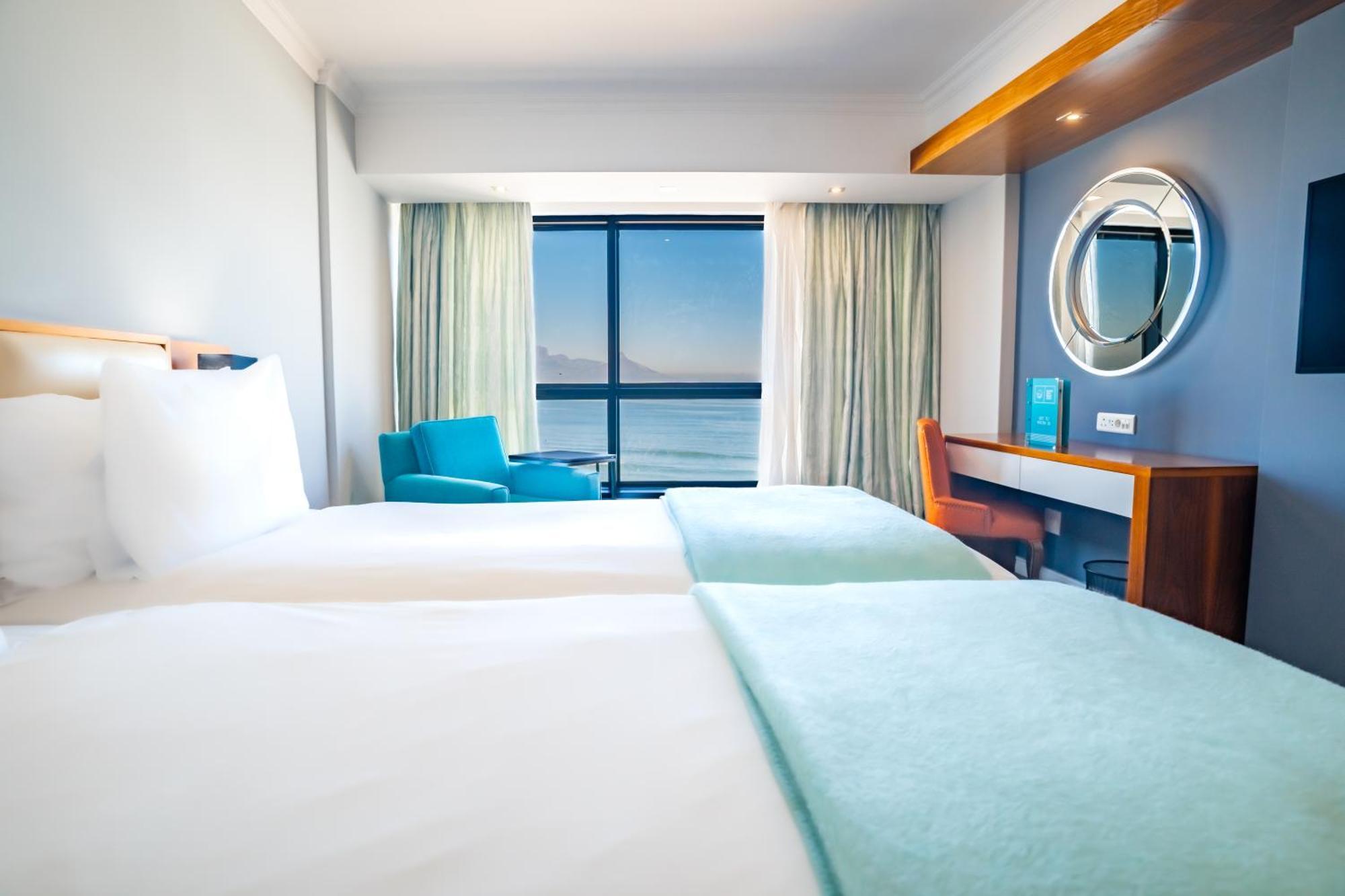 Blaauwberg Beach Hotel Bloubergstrand Exteriör bild