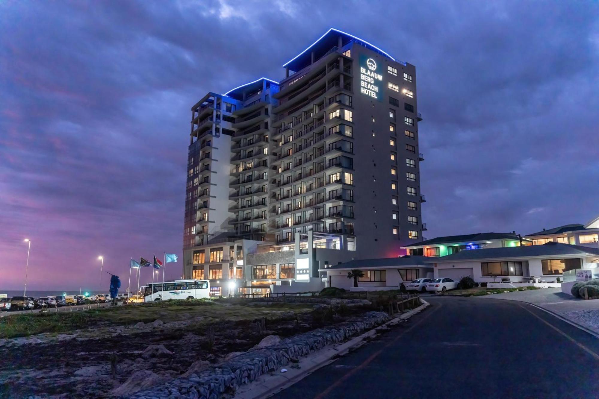 Blaauwberg Beach Hotel Bloubergstrand Exteriör bild