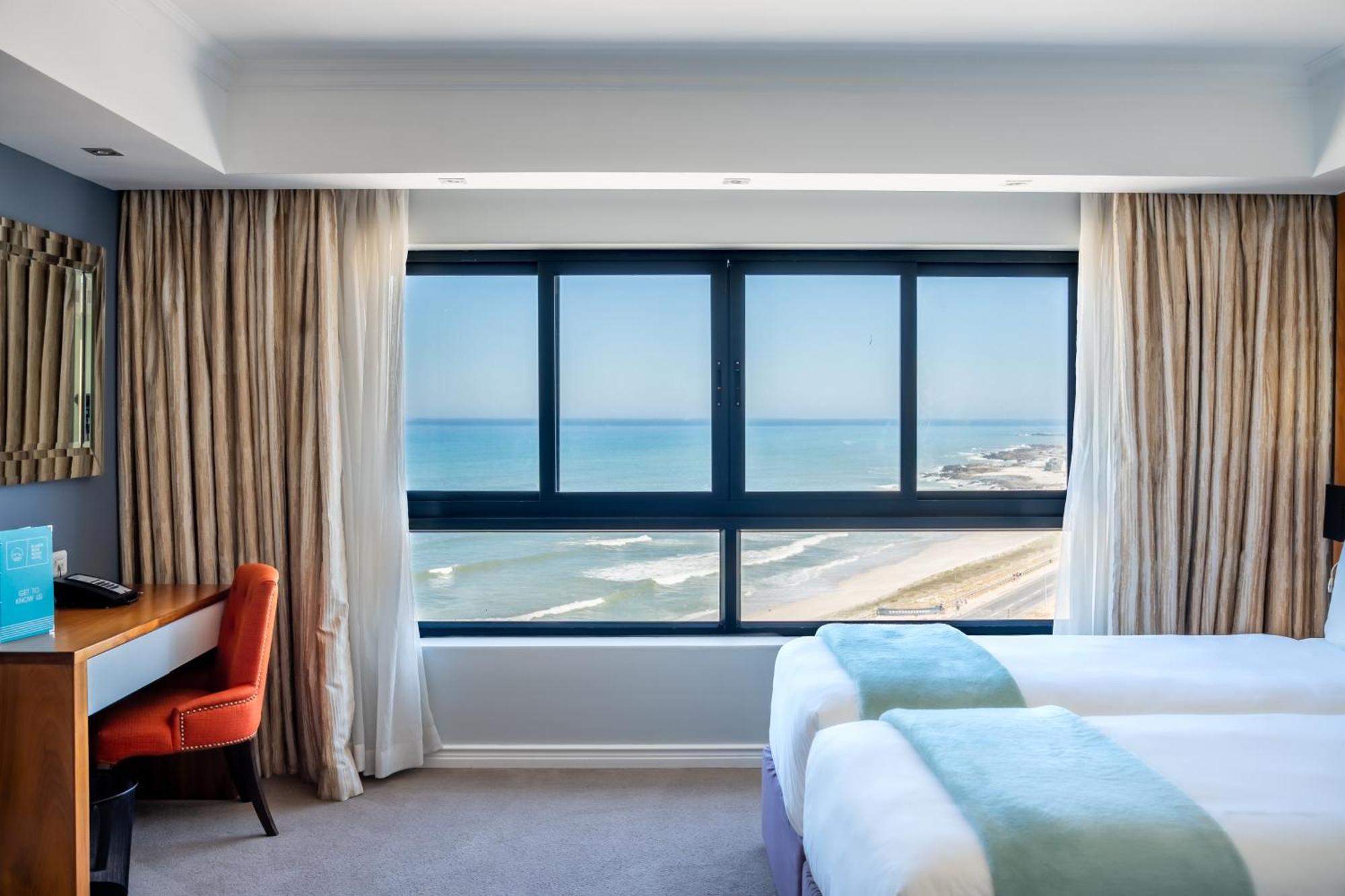 Blaauwberg Beach Hotel Bloubergstrand Exteriör bild