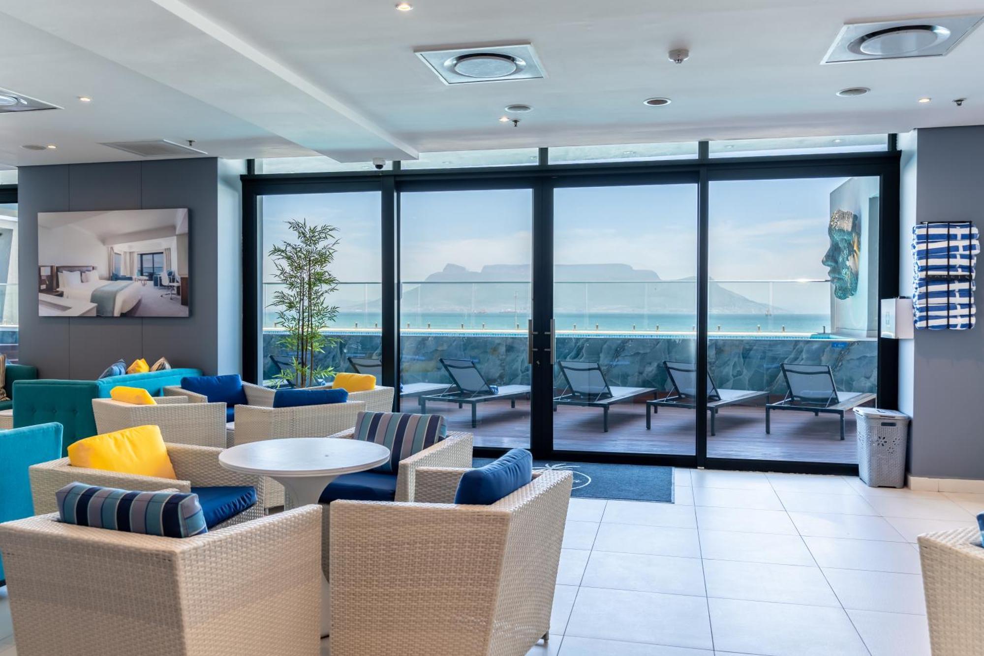 Blaauwberg Beach Hotel Bloubergstrand Exteriör bild